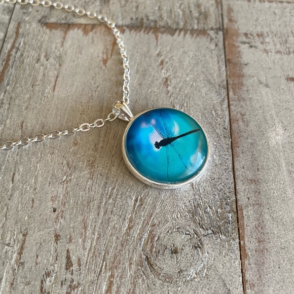 Dragonfly pendant necklace - Picture 4 of 4
